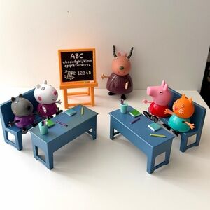 PEPPA PIG CLASSROOM PLAYSET